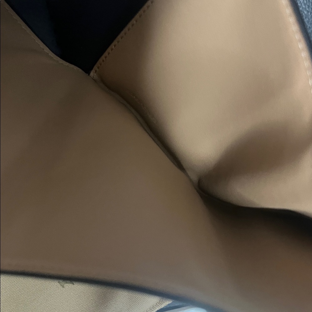 Burberry Blush Pink Leather Wallet with Gold Accents - Picture 6 of 6